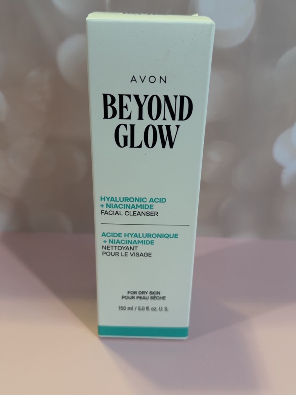 Avon Beyond Glow Hyaluronic Acid and Niacin-amide Facial Cleanser